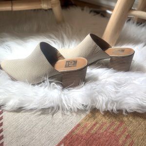 Dolce vita mules size 7 in stone embossed snake